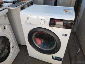 Prodám plně funkční slím pračku zn.Electrolux--6 kg--DOVEZU- - 2