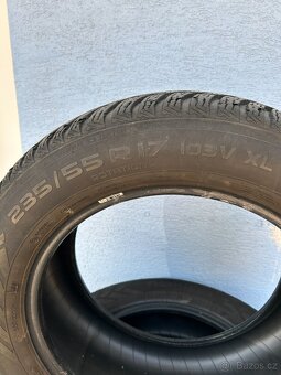 Prodám zimní sadu pneu NOKIAN 235/55/r17 - 2