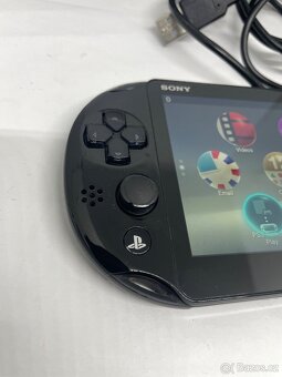 PlayStation Vita PCH-2004 LCD verzia - 2