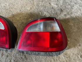Prodám pravé zadní světlo Renault Megane I - 2