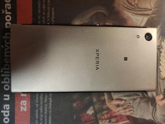 Sony Xperia XA1 Single SIM Gold - Top stav - 2