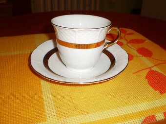 hrnečky s podšálky  ++neužívané - vitrina ++ THUN - 1970 - 2