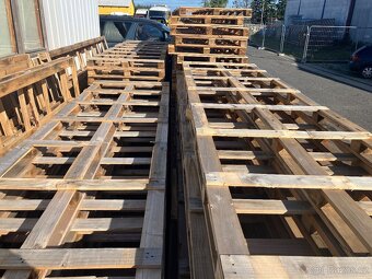 Dřevěné palety 400cm x 100cm - 2