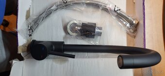 Nová kuchyňská baterie černá - 2