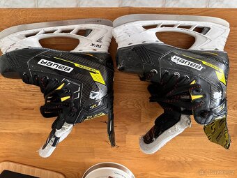 Brusle BAUER SUPREME M4 - vel. 3 EE - 2