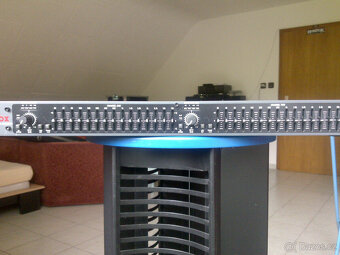 Equalizer DBX 215 - 2