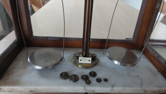 Stare laboratorni vahy - 2