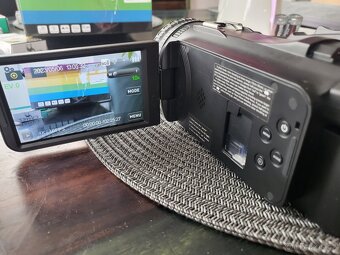 Prodam stremovaci i natáčecí kameru 4K, nová. PC 8400 kc - 2