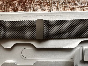Apple 49mm Natural Titanium Milanese Loop - Small - 2