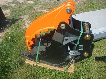 Lžíce s přidržovačem pro 5-8t - 2