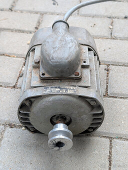 Elektromotor s řemenicí, 180 W - 2