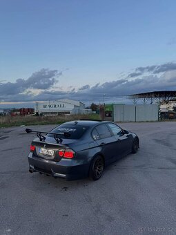 BMW E90 Křídlo + Kufr A22 Sparkling Graphite - 2