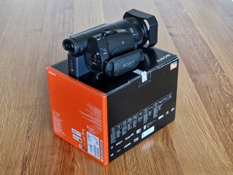 kamera SONY AX700 - 2