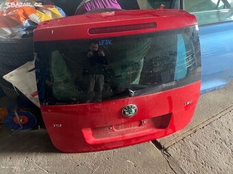 Páté dveře Škoda Yeti LF3K červená - 2