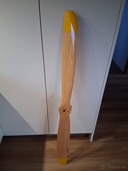 Dřevěná vrtule na zeď - 2