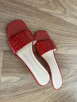 Prodám dámské pantofle-sandálky, málo nošené, vel. 6/7. - 2