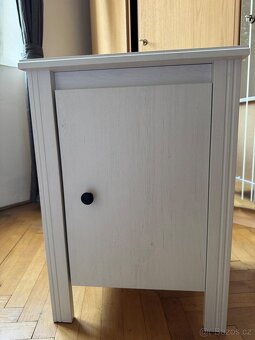 Nočný stolík HEMNES - 2
