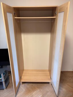 Šatní skříň - 2