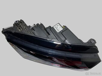 Škoda Octavia IV facelift pravé LED přední světlo - 2