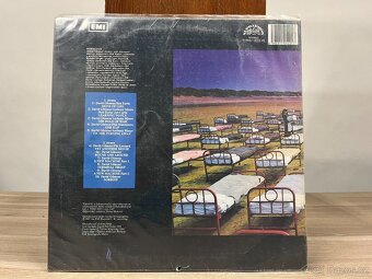 LP PINK FLOYD - A MOMENTARY LAPSE OF REASON - 2