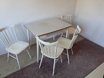 kuchyňský stůl se židlemi - 2