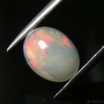 Opál drahý-kabošon - 1,41 ct. - 2