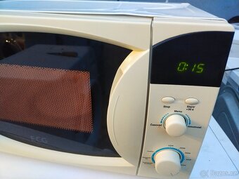 Prodám digitální mikrovlnnou troubu--Brno Dovoz - 2