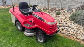 Zahradní traktor Honda dvouválec tlakově mazaný - 2