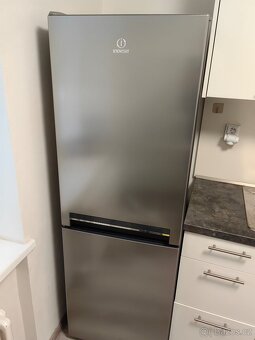 Prodám ledničku indesit - 2