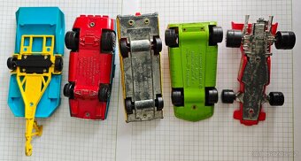 Autíčka Matchbox - 2