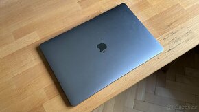Apple Macbook Pro 15" 2018 i7 2,6, 16GB, 560X 4GB - 2