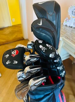 GOLFOVÝ SET TITLEIST AP3 ŽELEZA WEDGE NIKE PUTTER PING DŘEVA - 2
