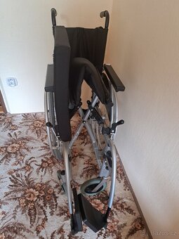 Invalidní vozík mechanický, odlehčený - 2