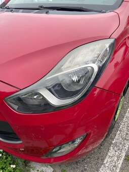 Pravý a levý světlomety Hyundai ix20 1.6 92kw - 2