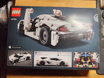 C41 Lego 42184 Bílé hyperauto Koenigsegg Jesko - 2