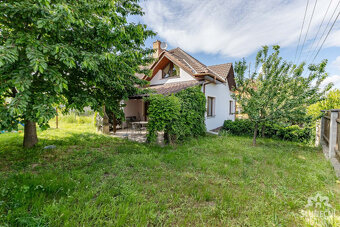 Samostatně stojící rodinný dům 5+1 na pozemku 621 m², obec V - 2