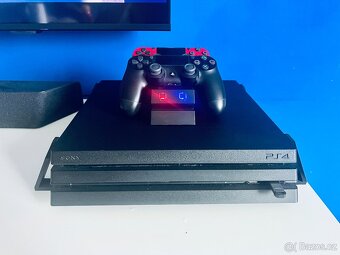 Playstation 4 pro, 2x dualshock, SSD disk - 2
