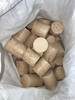 Dřevěné brikety - 2