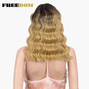 Nová blond Lacefront paruka s retro vlnami a tmavým odrostem - 2