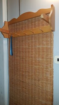 Věšák s rákosovou rohoží - 2