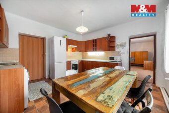 Prodej rodinného domu, 641 m², Uhřice - 2