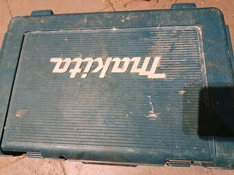 Zbytek po akuvrtacce Makita DDF 343 - 2