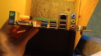 ASRock H110M + Intel Pentium G4400 + 8GB RAM - 2