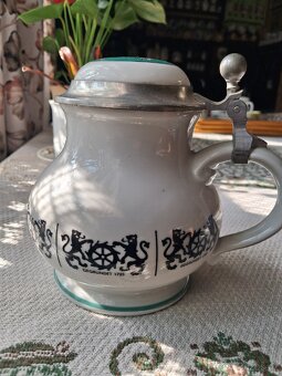 Keramicky korbel s cínovým víkem - 2