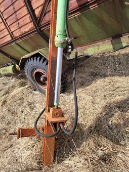 Štípačka  za traktor - 2