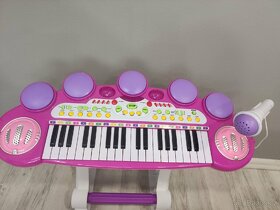 Dívčí klávesy (piáno) - 2