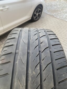 Pneu 225/40R18 - 2