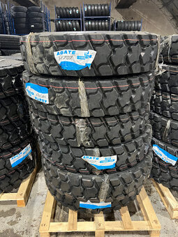 Prodám záběrové pneu Agate HF707 set pneu+duše11.00 r20 - 2
