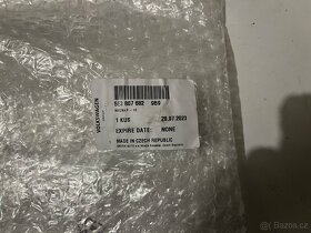 Pravý kryt mlhovky (VAG 5E3 807 682 9B9) - 2
