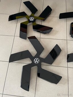 Kryty kol 1T3 601 171 C nové originál VW - 2